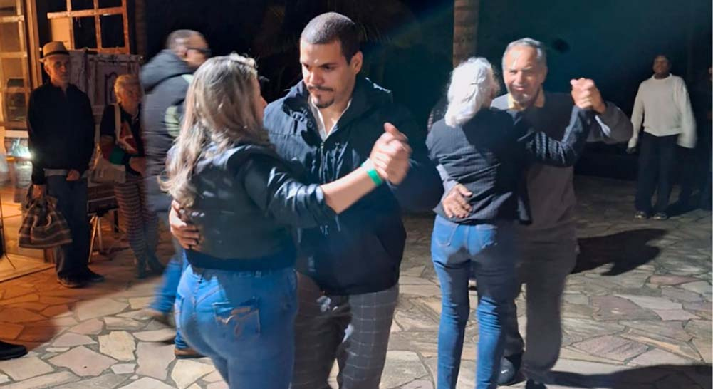 BLOG 20250929 Um baile com as cores da memória